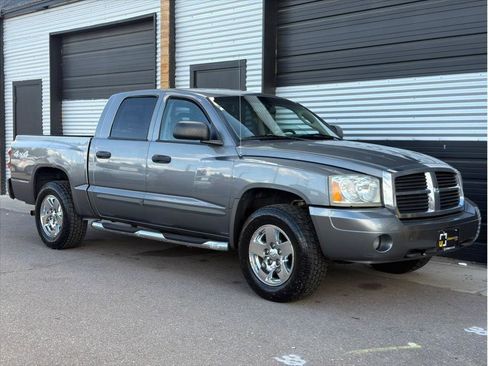 Used 2005 Dodge Dakota Laramie w/ Trailer Tow Group AWD/4WD image 11