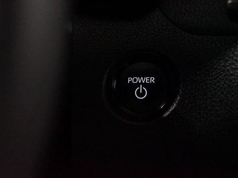 Used 2025 Toyota Camry SE FWD image 23