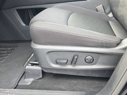 Certified 2024 Nissan Pathfinder SV FWD image 12