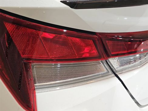 New 2025 Hyundai Elantra Sport image 32