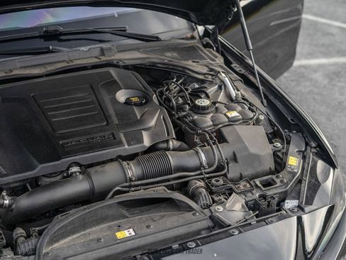 Used 2018 Jaguar XE Premium AWD/4WD image 16