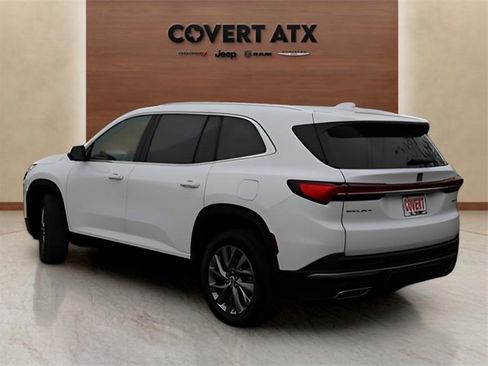 Used 2025 Buick Enclave Preferred image 3