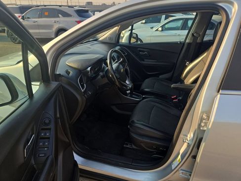 Used 2019 Chevrolet Trax LT w/ LT Convenience Package AWD/4WD image 7