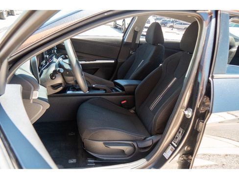 Used 2023 Hyundai Elantra SEL FWD image 11