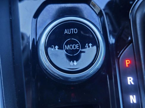 Used 2024 Chevrolet Colorado Trail Boss w/ Technology Package AWD/4WD image 26