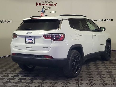 Used 2023 Jeep Compass Latitude AWD/4WD image 3