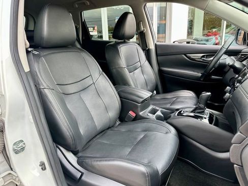 Used 2018 Nissan Rogue SL FWD image 24