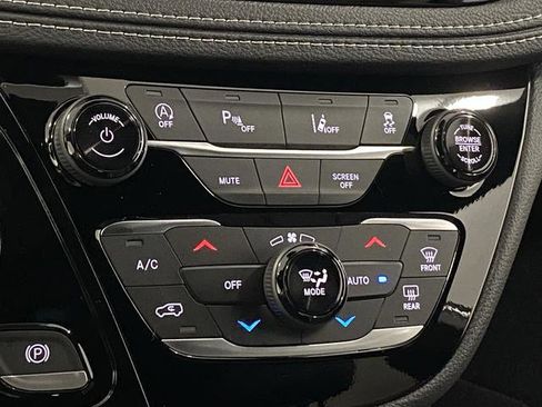 New 2026 Chrysler Pacifica Limited w/ S Appearance Package image 28