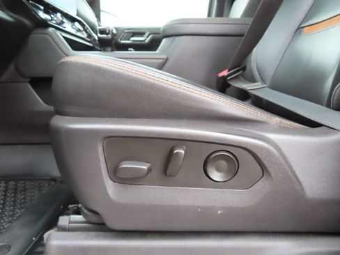 Used 2023 GMC Sierra 1500 AT4 w/ Technology Package AWD/4WD image 7