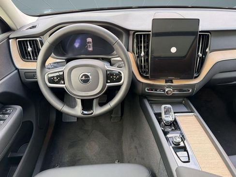 New 2026 Volvo XC60 B5 Core w/ Climate Package image 27