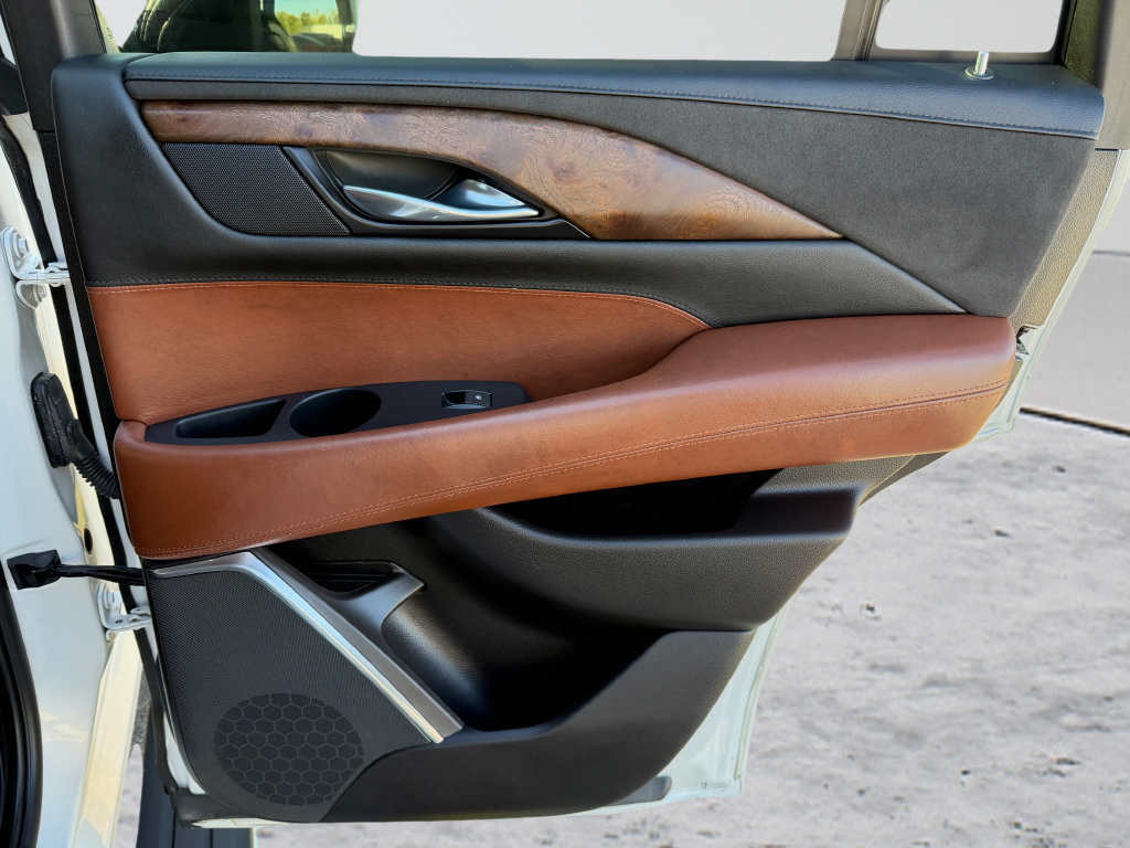 Used 2019 Cadillac Escalade Premium Luxury AWD/4WD image 50