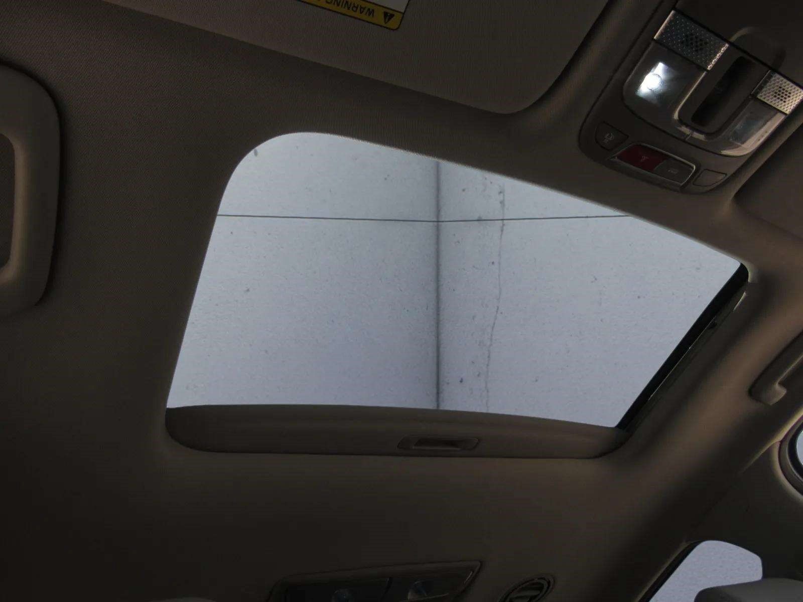 Used 2024 Kia Telluride S w/ S Sunroof Package FWD image 8