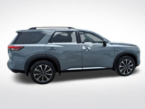 New 2026 Nissan Pathfinder Platinum image 8