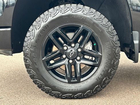 Used 2024 Chevrolet Silverado 1500 LT Trail Boss w/ Convenience Package II AWD/4WD image 25