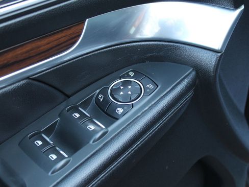 Used 2017 Ford Explorer Limited image 20