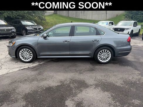 Used 2017 Volkswagen Passat 1.8T SE FWD image 8