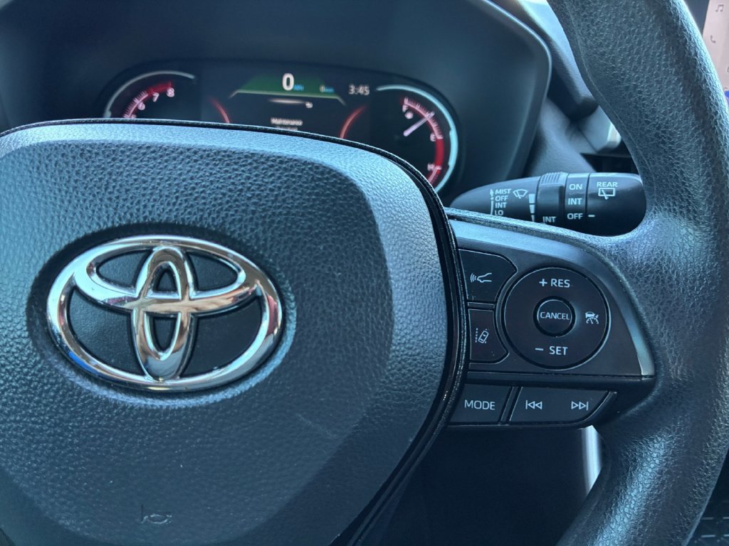 Used 2023 Toyota RAV4 XLE FWD image 12