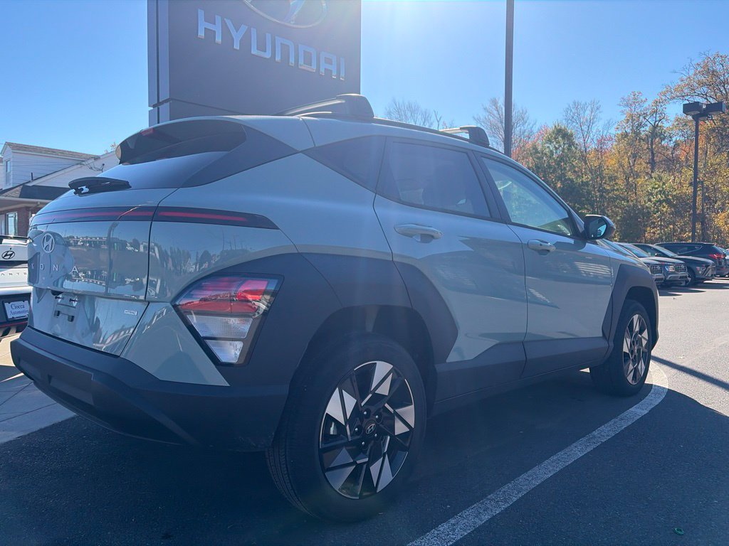 Used 2024 Hyundai Kona SEL AWD/4WD image 4