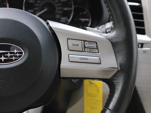 Used 2011 Subaru Outback 3.6R Limited image 41