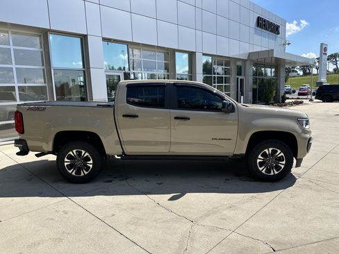 Used 2022 Chevrolet Colorado Z71 AWD/4WD image 10