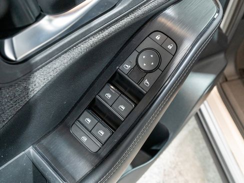 Used 2023 Nissan Rogue SV image 14