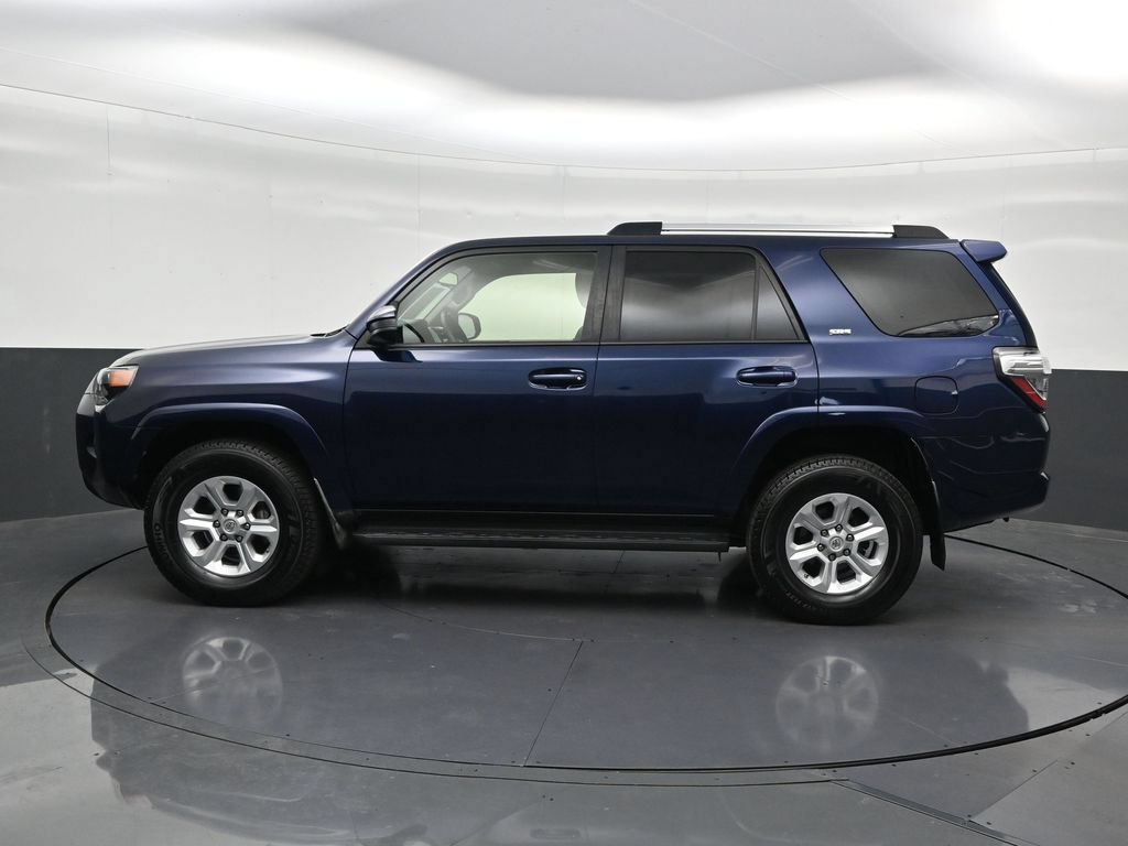 Used 2020 Toyota 4Runner SR5 AWD/4WD image 2