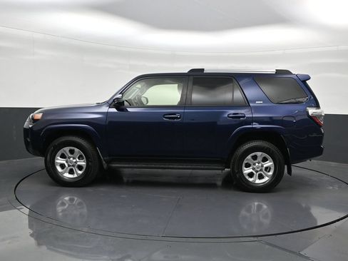 Used 2020 Toyota 4Runner SR5 AWD/4WD image 2