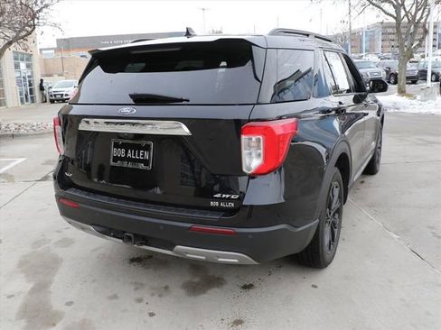 Used 2022 Ford Explorer XLT w/ Equipment Group 202A image 5