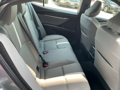 Used 2025 Toyota Camry SE w/ Convenience Package FWD image 17