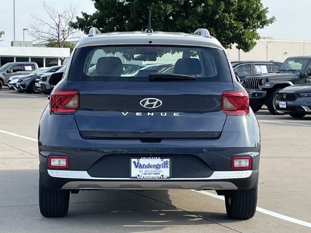 Used 2023 Hyundai Venue Limited w/ Cargo Package FWD image 5