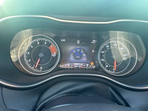 Used 2019 Jeep Cherokee Limited AWD/4WD image 13