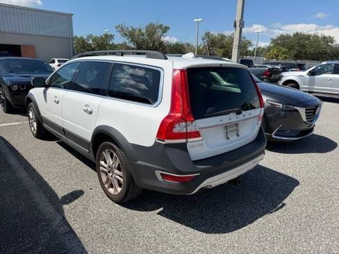 Used 2016 Volvo XC70 T5 Premier w/ Proximity Package FWD image 9