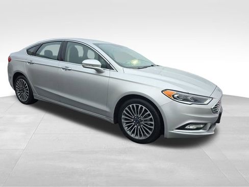Used 2017 Ford Fusion SE w/ Equipment Group 202A image 8