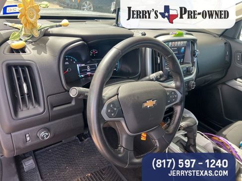 Used 2018 Chevrolet Colorado LT w/ LT Convenience Package RWD image 8