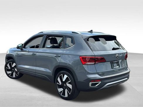 Used 2024 Volkswagen Taos SEL AWD/4WD image 5