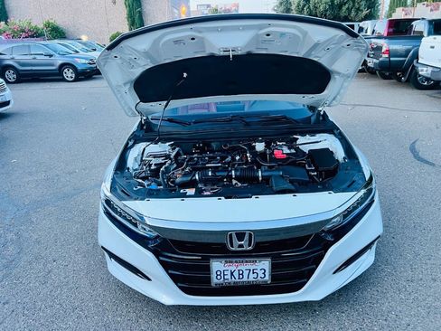 Used 2018 Honda Accord Sport image 11