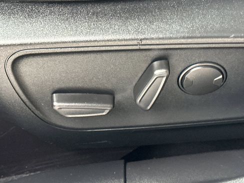 Used 2020 Ford Escape SE image 14