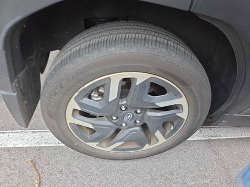 Certified 2025 Subaru Forester Limited image 5