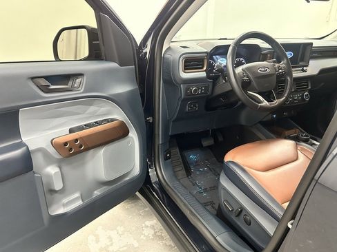 Used 2022 Ford Maverick Lariat w/ Equipment Group 500A Standard image 9