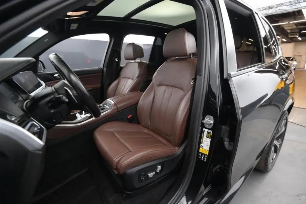 Used 2020 BMW X5 xDrive40i w/ M Sport Package AWD/4WD image 38