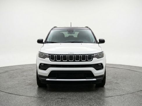 Used 2025 Jeep Compass Limited image 2