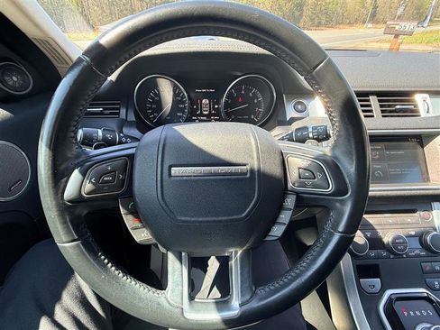 Used 2015 Land Rover Range Rover Evoque Pure image 25