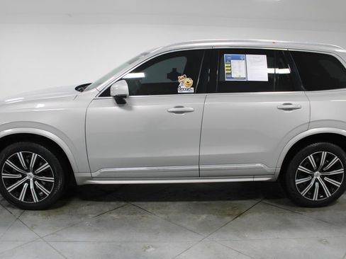 Used 2023 Volvo XC90 B5 Plus image 6