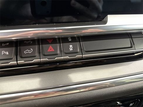 Certified 2024 Chevrolet Silverado 3500 High Country w/ High Country Premium Package image 30