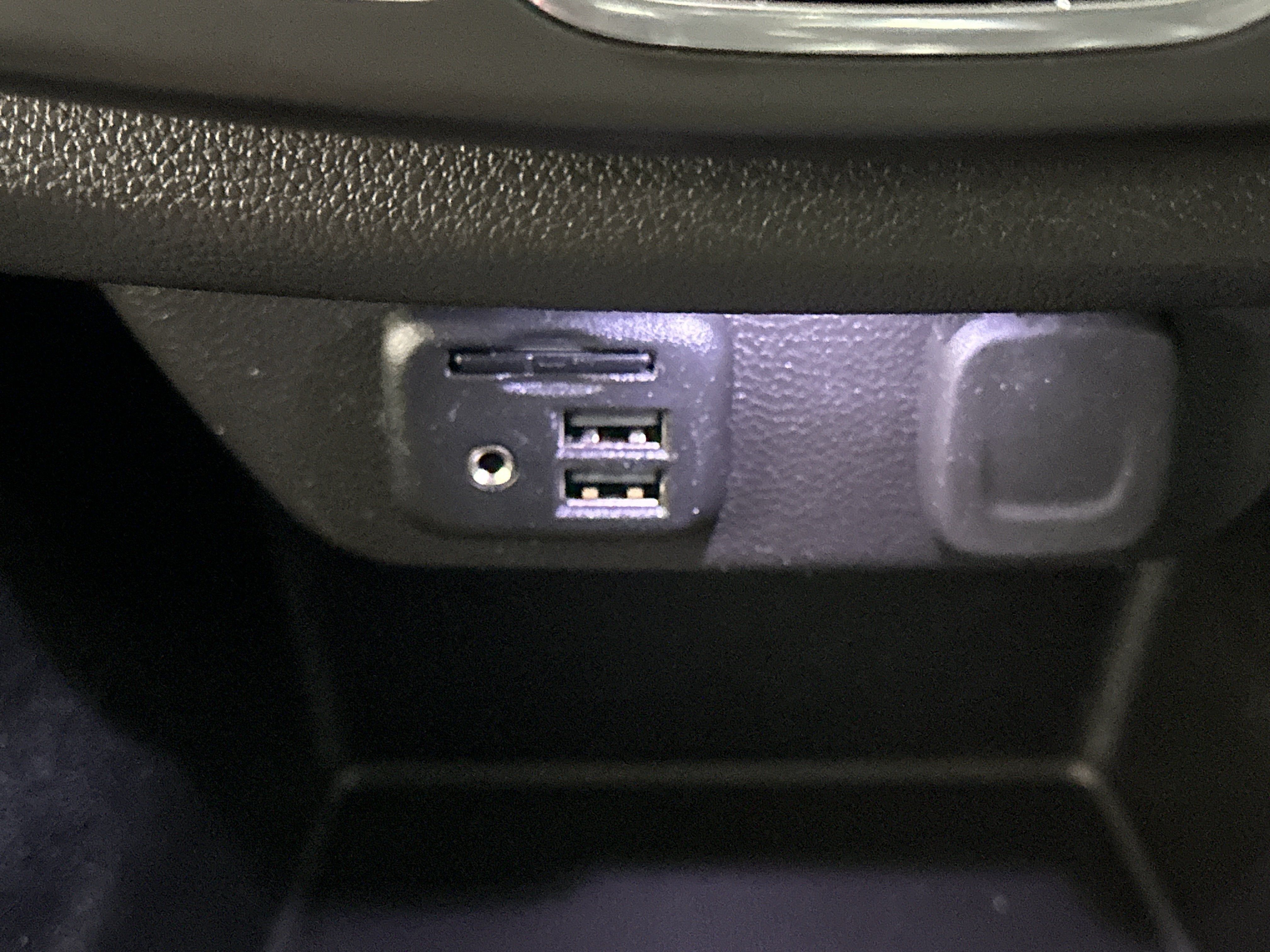 Used 2021 Chevrolet Traverse RS AWD/4WD image 43