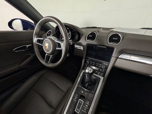 Certified 2024 Porsche 718 Boxster RWD image 21