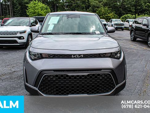 Used 2025 Kia Soul LX w/ LX Technology Package FWD image 10