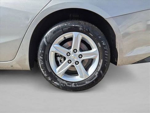 Used 2022 Chevrolet Malibu LT FWD image 9