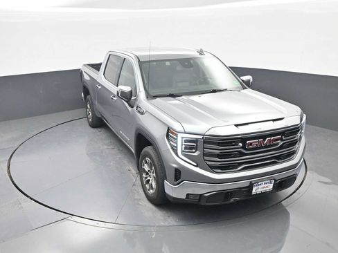 Used 2025 GMC Sierra 1500 SLT AWD/4WD image 10
