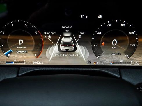 Used 2025 Nissan Armada Platinum image 34